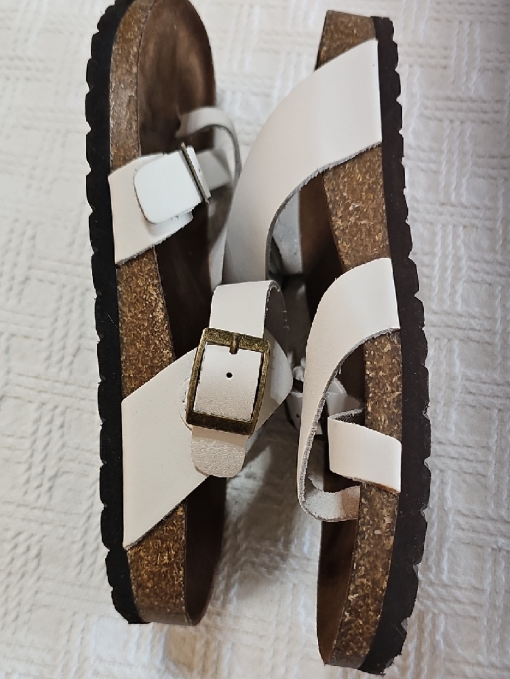 White Mountain Women's White Leather Crossover Sandals with Buckle - Picture 5 of 7